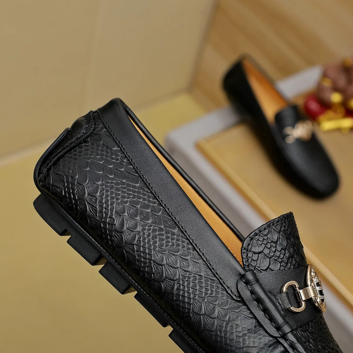 Men's shoes 💰360💰💰GUCCI Gucci official website synchronizes the latest model 🛃The upper is made of imported cowhide, 🐷leather lining, rubber outsole, 🎩🎩top-notch handcrafted workmanship with fine stitches and threads🔍definitely satisfy those perfectionist men who pursue high luxury quality 👏 Colors available! Code number 38-45 Large quantity in stock